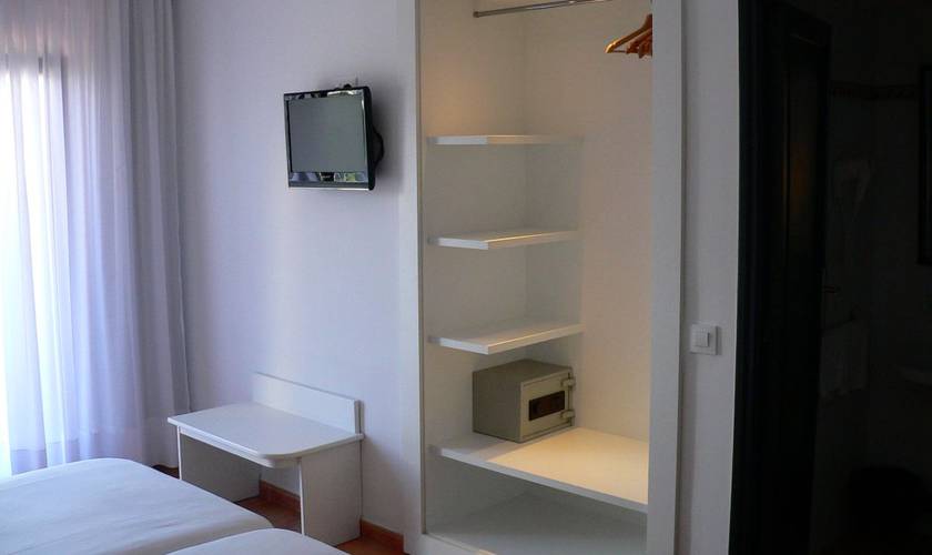 Habitación doble con balcón Hotel Boutique Bon Repos - Adults Only Santa Ponsa Habitación doble con balcón Hotel Boutique Bon Repos - Adults Only Santa Ponsa