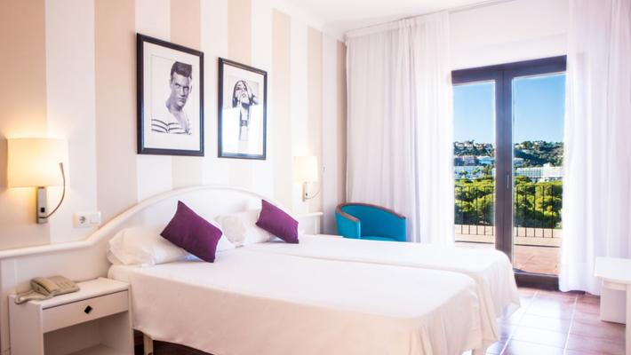 Double Room with Balcony Hotel Boutique Bon Repos - Adults Only Santa Ponsa Double Room with Balcony Hotel Boutique Bon Repos - Adults Only Santa Ponsa
